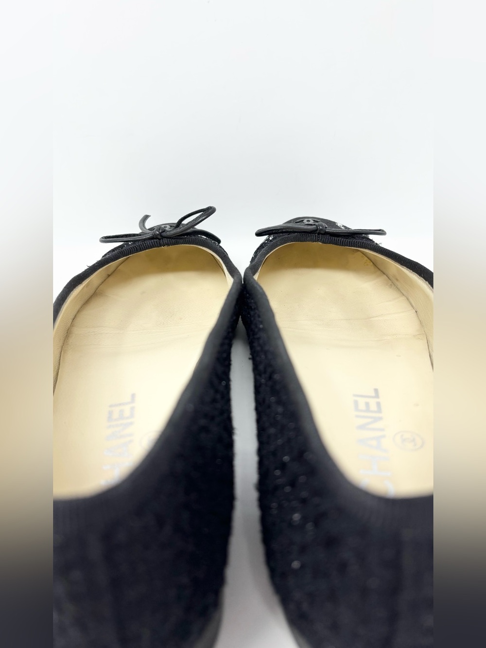 Chanel CC Logo Cap Toe Tweed Ballet Flats Black White Size 37 Authentic - Picture 13 of 15
